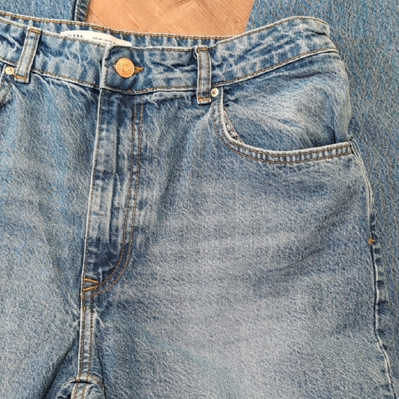 Zara Women's Light Blue High Rise Relaxed Jeans - Picture 7 of 12